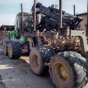 foto 19t forwarder JD 1510E 8W traktor leś JohnDeere