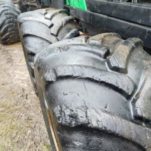 foto 19t forwarder JD 1510E 8W traktor leś JohnDeere