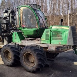 foto 19t forwarder JD1510 traktor leś John Deere